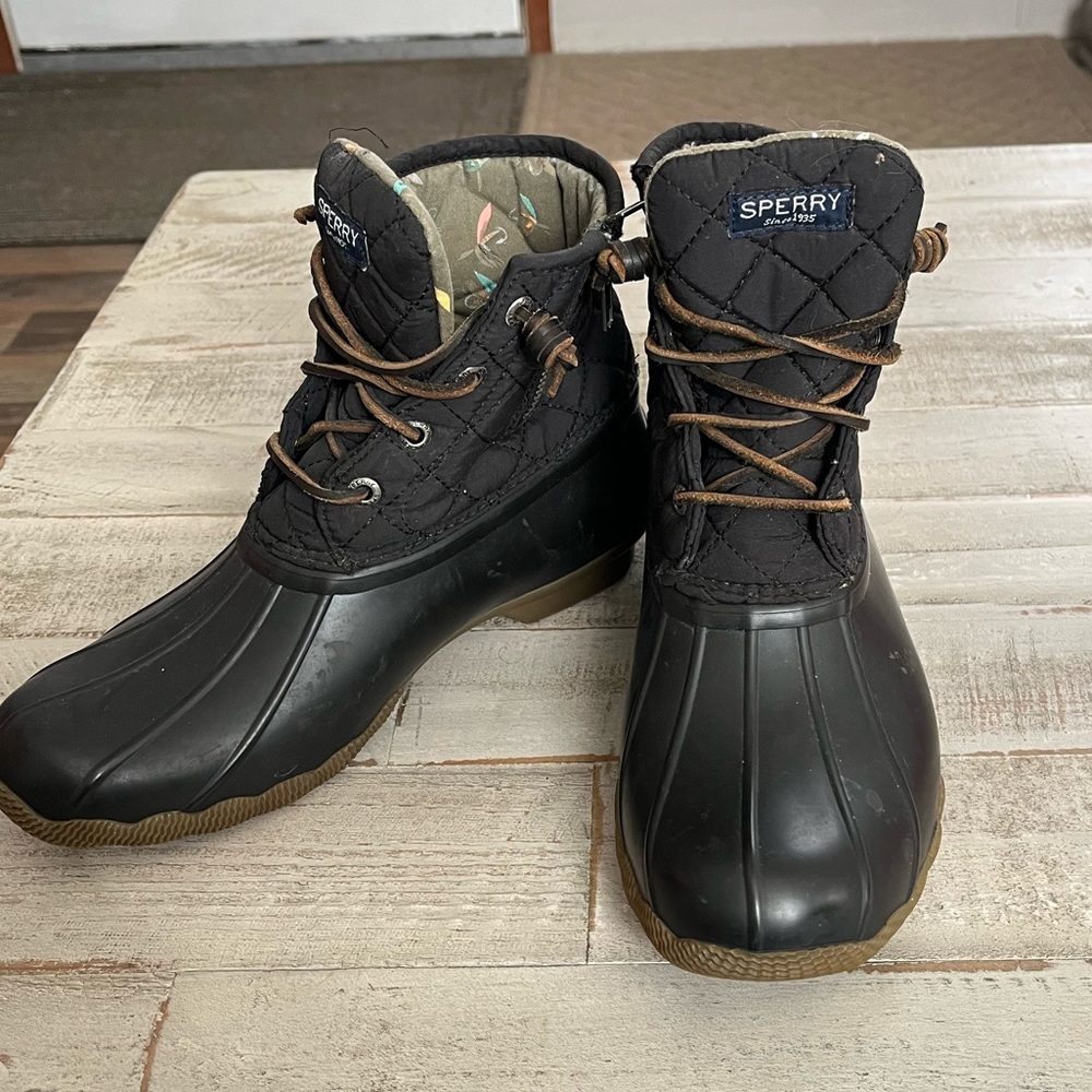 Women’s sperry boots size 7.5